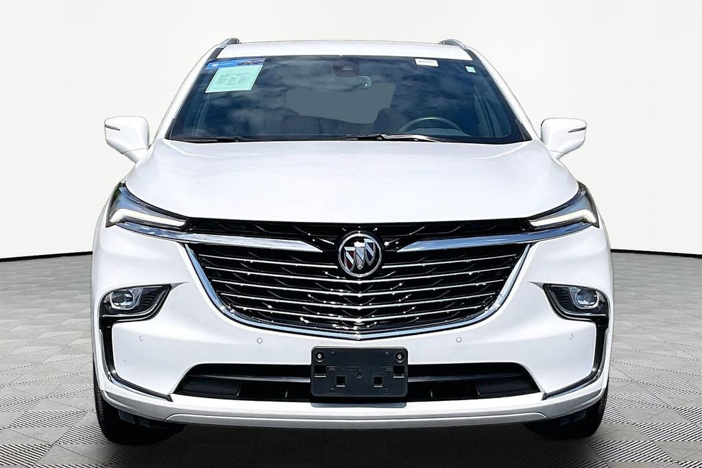 Used 2023 Buick Enclave Essence FWD image 2