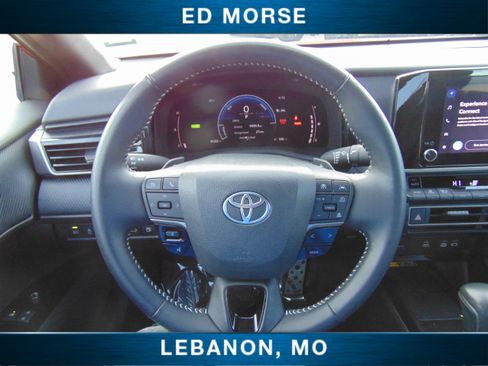 Used 2025 Toyota Camry SE image 22