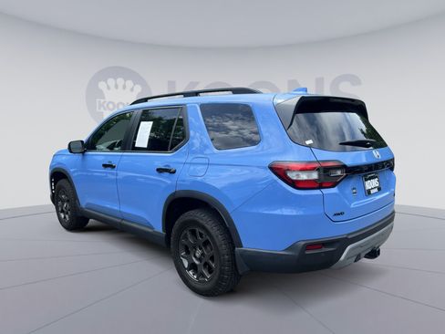 Used 2025 Honda Pilot TrailSport image 4