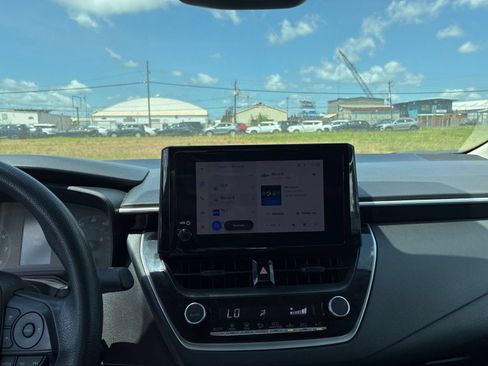 Used 2025 Toyota Corolla LE FWD image 16
