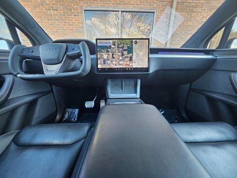 Used 2023 Tesla Model X Plaid image 40