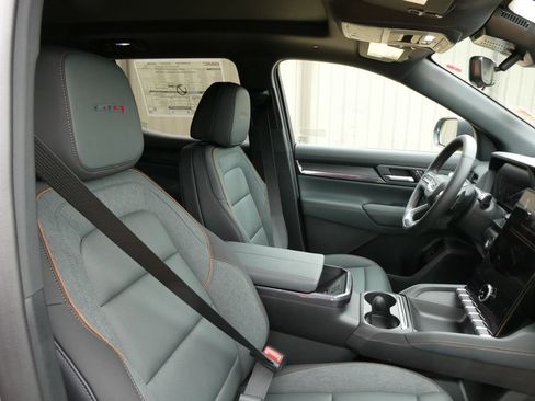 New 2026 GMC Terrain AT4 w/ Convenience Package III AWD/4WD image 10