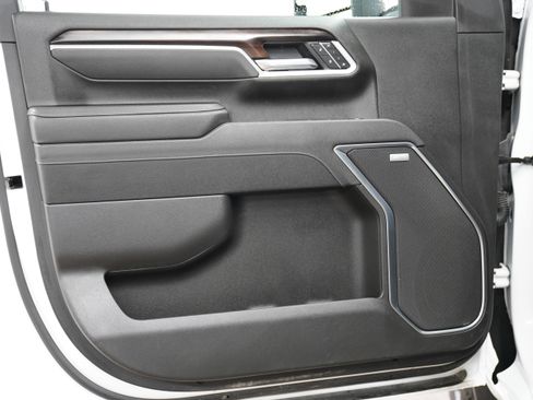 Used 2025 GMC Sierra 2500 SLT w/ SLT Convenience Package AWD/4WD image 16