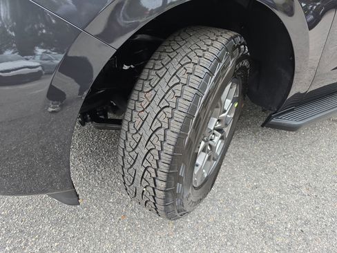 New 2025 Ford Expedition Active image 34