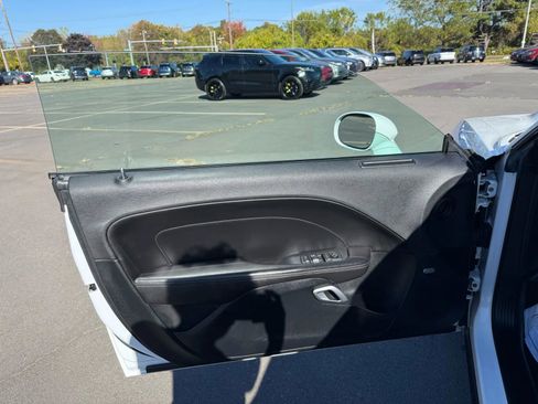 Used 2018 Dodge Challenger GT w/ GT Interior Package image 10