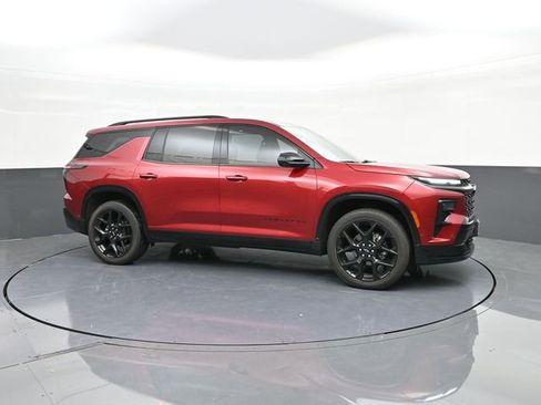 Used 2024 Chevrolet Traverse RS w/ LPO, Floor Liner Package AWD/4WD image 17