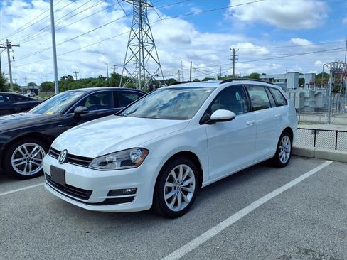 Used 2017 Volkswagen Golf SportWagen FWD image 3
