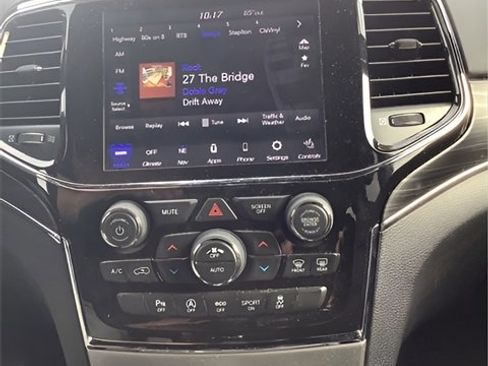 Certified 2021 Jeep Grand Cherokee Limited image 18