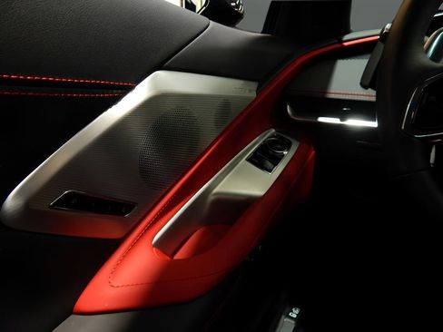 Used 2021 Chevrolet Corvette Stingray Preferred Cpe w/ Z51 Performance Package image 19