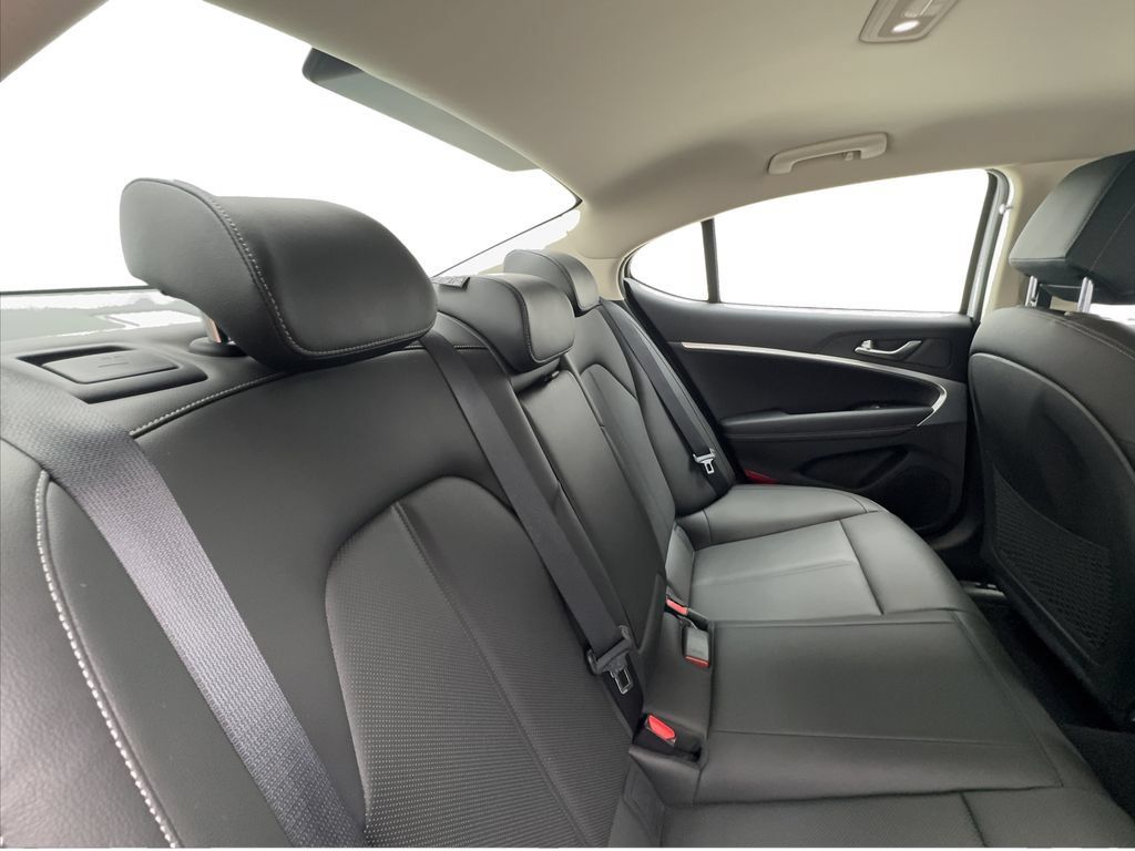 Used 2026 Genesis G70 2.5T RWD image 27