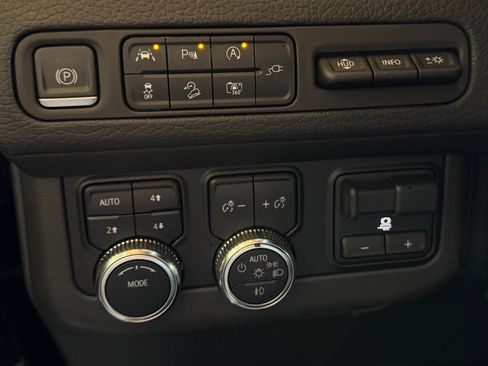 Used 2022 GMC Yukon Denali w/ Max Trailering Package AWD/4WD image 28