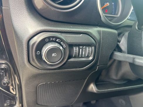 Used 2020 Jeep Wrangler Unlimited Sport AWD/4WD image 8