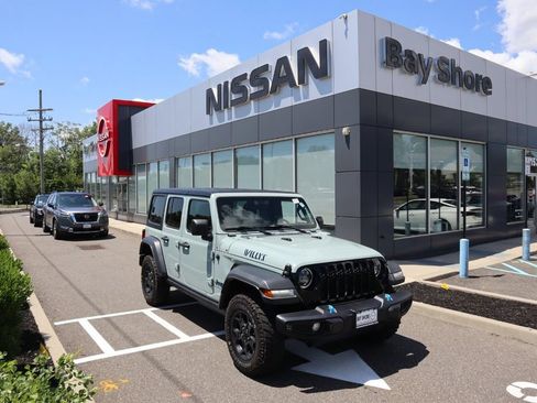 Used 2023 Jeep Wrangler Unlimited w/ Cold Weather Group AWD/4WD image 2