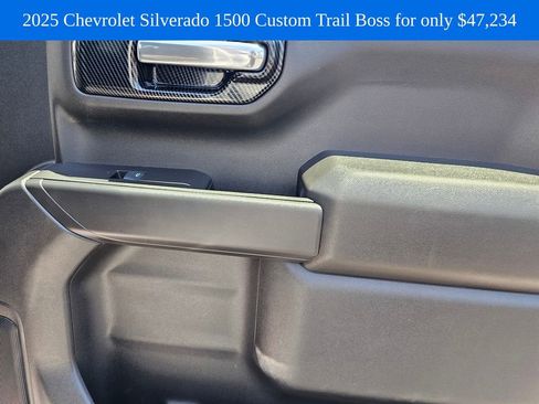 Used 2025 Chevrolet Silverado 1500 Custom Trail Boss w/ LPO, Dark Essentials Package AWD/4WD image 8