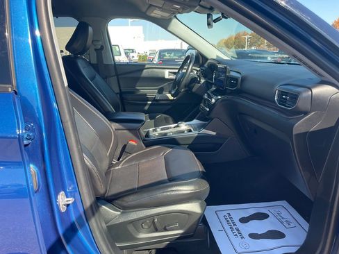 Used 2022 Ford Explorer Limited image 13