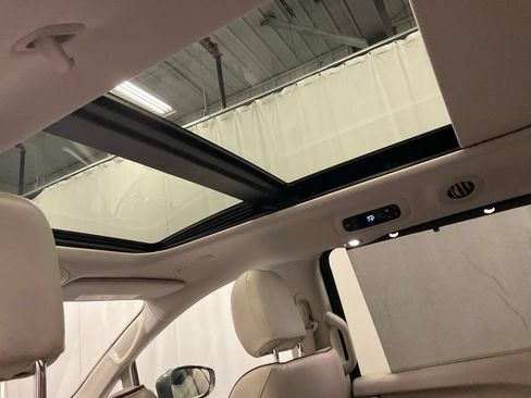 Used 2018 Chrysler Pacifica Limited w/ Advanced Safetytec Group FWD image 32