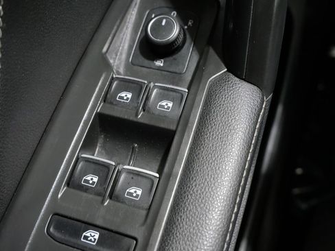 Used 2022 Volkswagen Tiguan SE AWD/4WD image 14