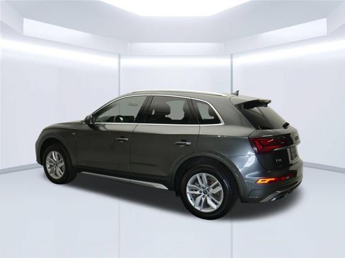 Certified 2023 Audi Q5 2.0T Premium w/ Convenience Package AWD/4WD image 4