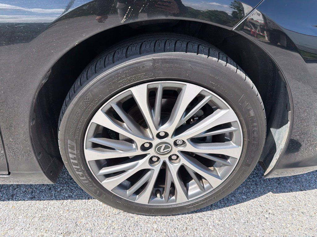 Used 2020 Lexus ES 350 w/ Premium Package FWD image 10