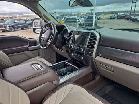 Used 2019 Ford F250 Limited image 10