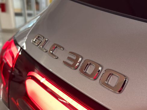New 2026 Mercedes-Benz GLC 300 4MATIC image 9