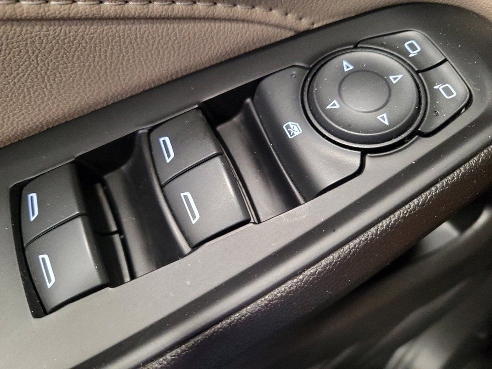 Used 2022 Chevrolet Traverse LS FWD image 27