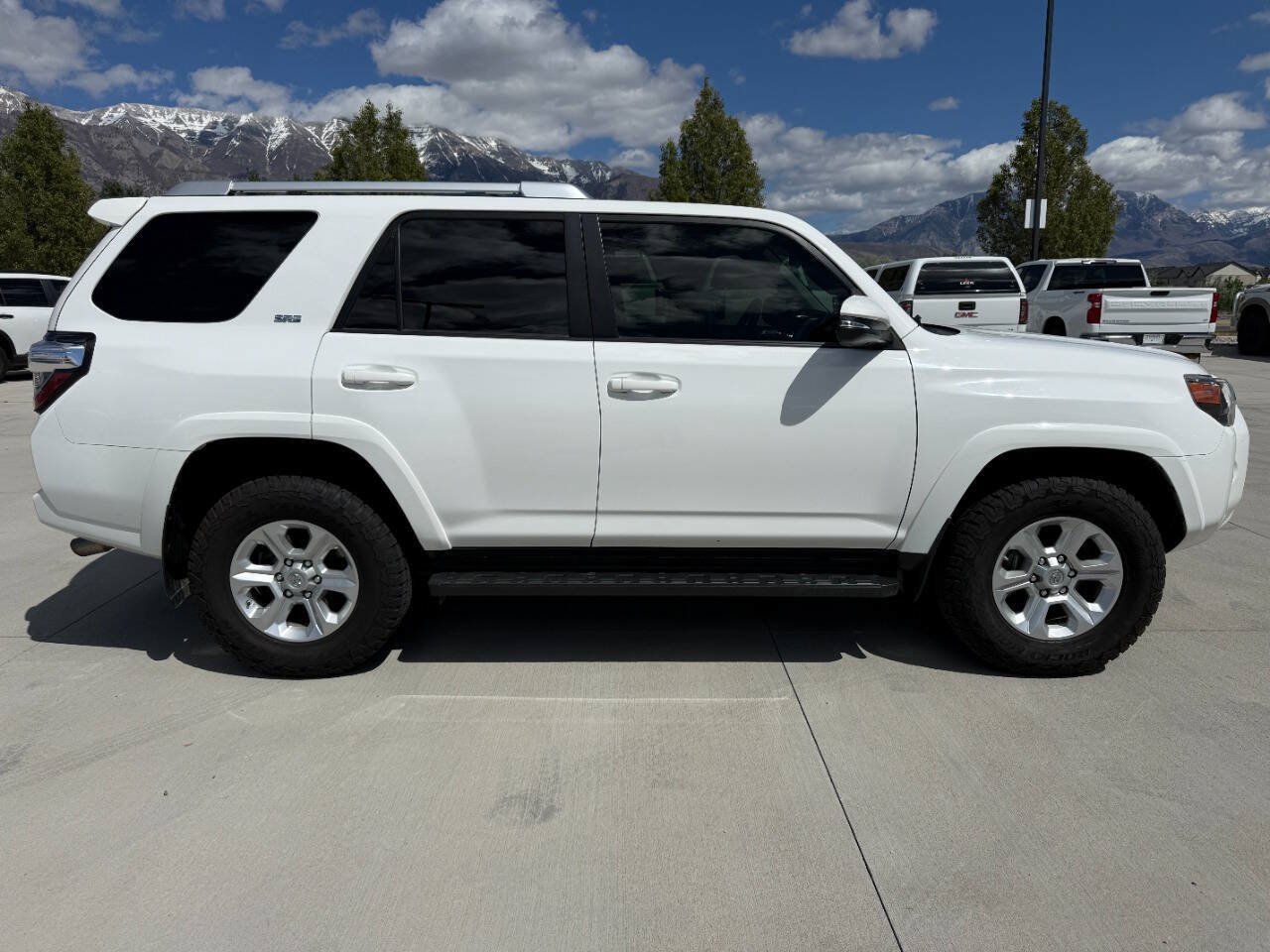 Used 2015 Toyota 4Runner SR5 Premium AWD/4WD image 2