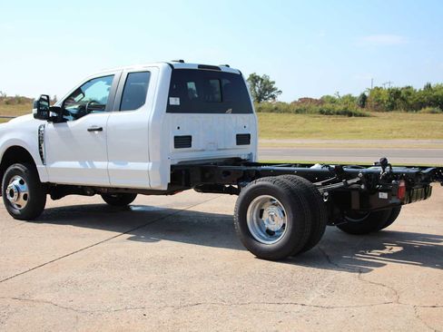 New 2026 Ford F350 XL w/ XL Chrome Package image 6