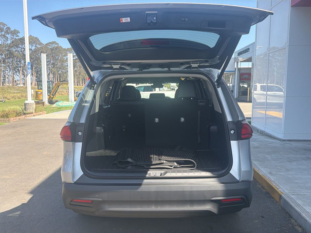 New 2026 Toyota Grand Highlander XLE FWD image 11