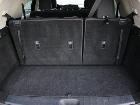 Used 2022 Nissan Pathfinder SV image 28