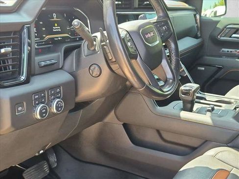 Used 2023 GMC Sierra 1500 AT4 w/ AT4 Premium Package AWD/4WD image 9