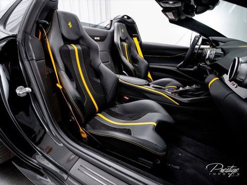 Used 2022 Ferrari 812 GTS RWD image 46