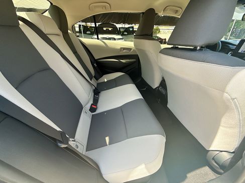 Used 2025 Toyota Corolla LE image 27