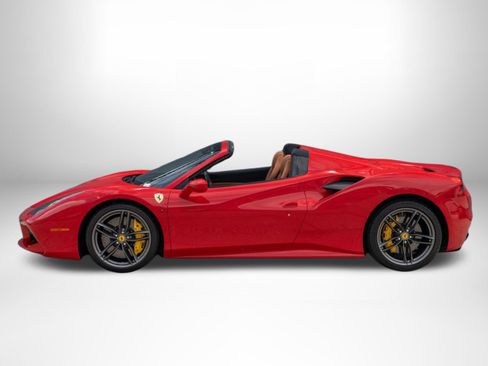 Used 2018 Ferrari 488 Spider RWD image 4