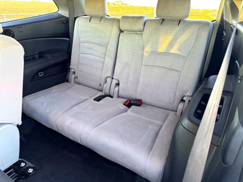 Used 2018 Honda Pilot EX image 16