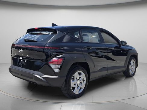 Certified 2026 Hyundai Kona SE FWD image 8