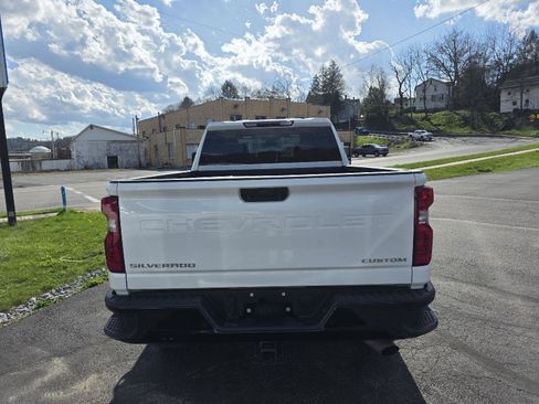 Used 2024 Chevrolet Silverado 2500 Custom w/ Custom Value Package image 6