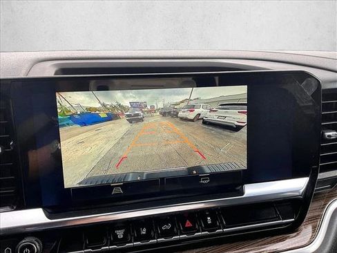 Used 2024 Chevrolet Silverado 3500 LT image 21