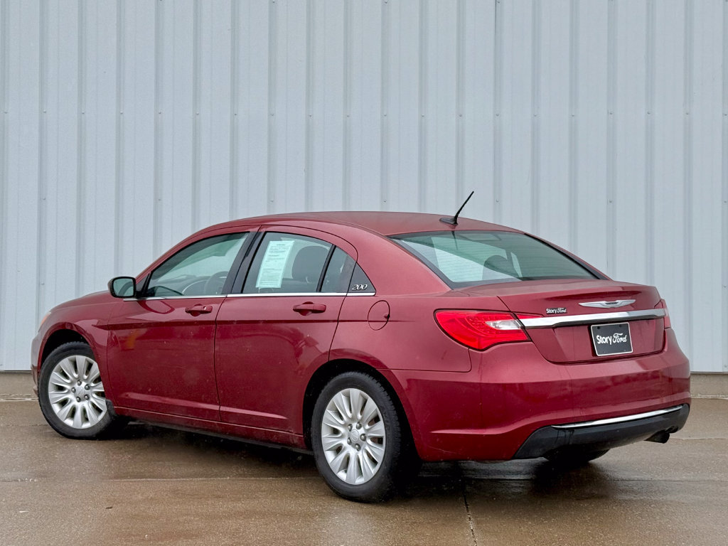Used 2012 Chrysler 200 LX FWD image 4