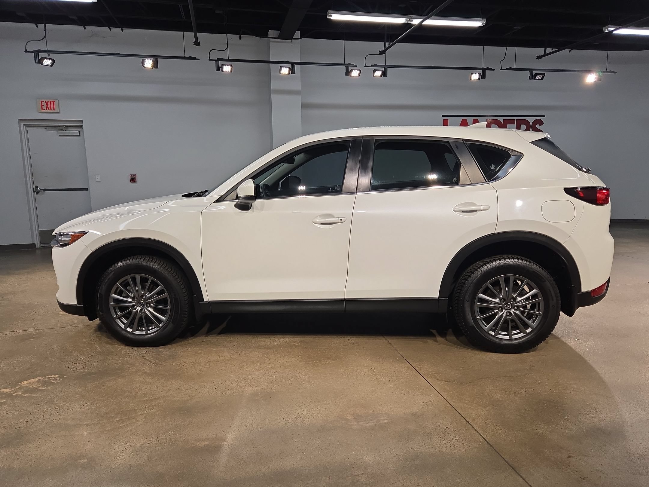 Used 2017 MAZDA CX-5 Sport FWD image 4