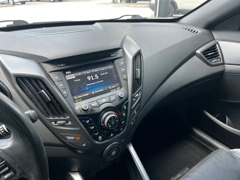 Used 2016 Hyundai Veloster Turbo FWD image 14