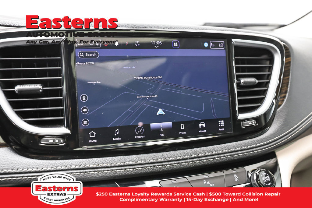 Used 2023 Chrysler Pacifica Limited FWD image 20