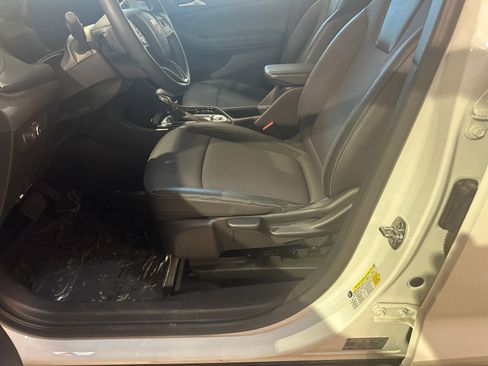Used 2025 Buick Encore GX Preferred image 23