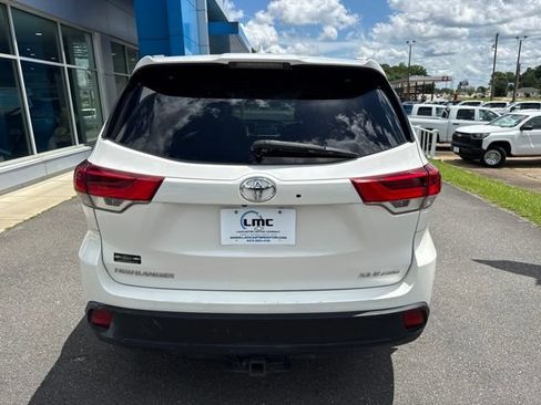Used 2019 Toyota Highlander XLE AWD/4WD image 5