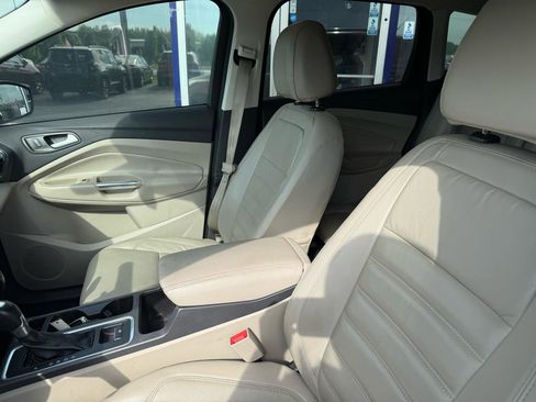 Used 2017 Ford Escape Titanium FWD image 11