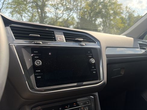 Certified 2022 Volkswagen Tiguan SE AWD/4WD image 30