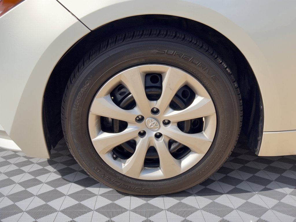 Used 2023 Toyota Corolla LE FWD image 13