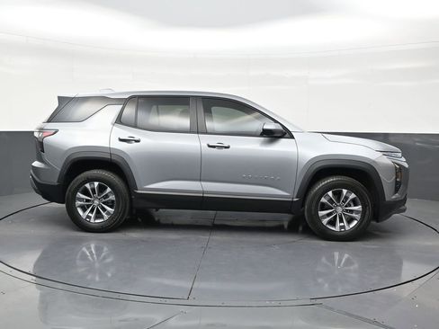 Used 2025 Chevrolet Equinox LT w/ Safety and Technology Package FWD image 6