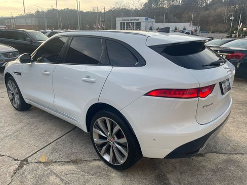 Used 2020 Jaguar F-PACE S image 4