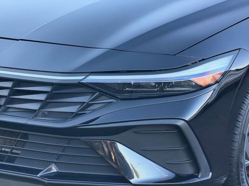 Used 2024 Hyundai Elantra SEL image 10